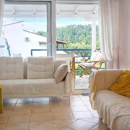 Semesterbostad Hemera House Dia 8 Fourka