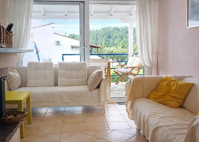 Semesterbostad Hemera House Dia 8 Fourka